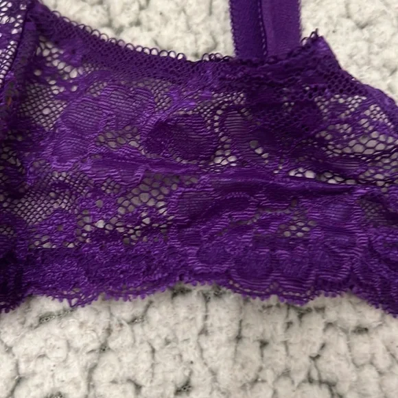 Vs bra Victoria’s Secret final offer!!!!! - Picture 3 of 4